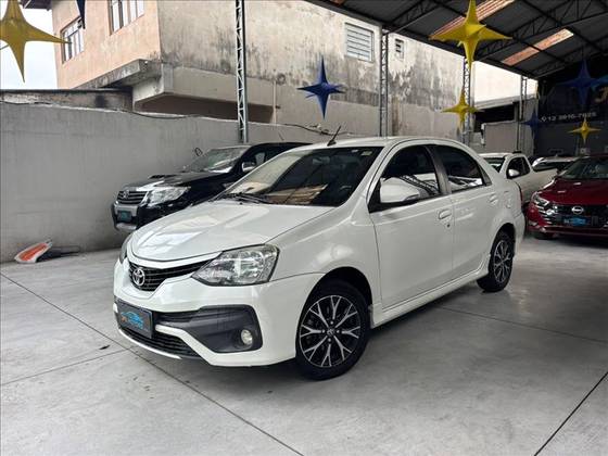 TOYOTA ETIOS 1.5 PLATINUM SEDAN 16V FLEX 4P AUTOMÁTICO